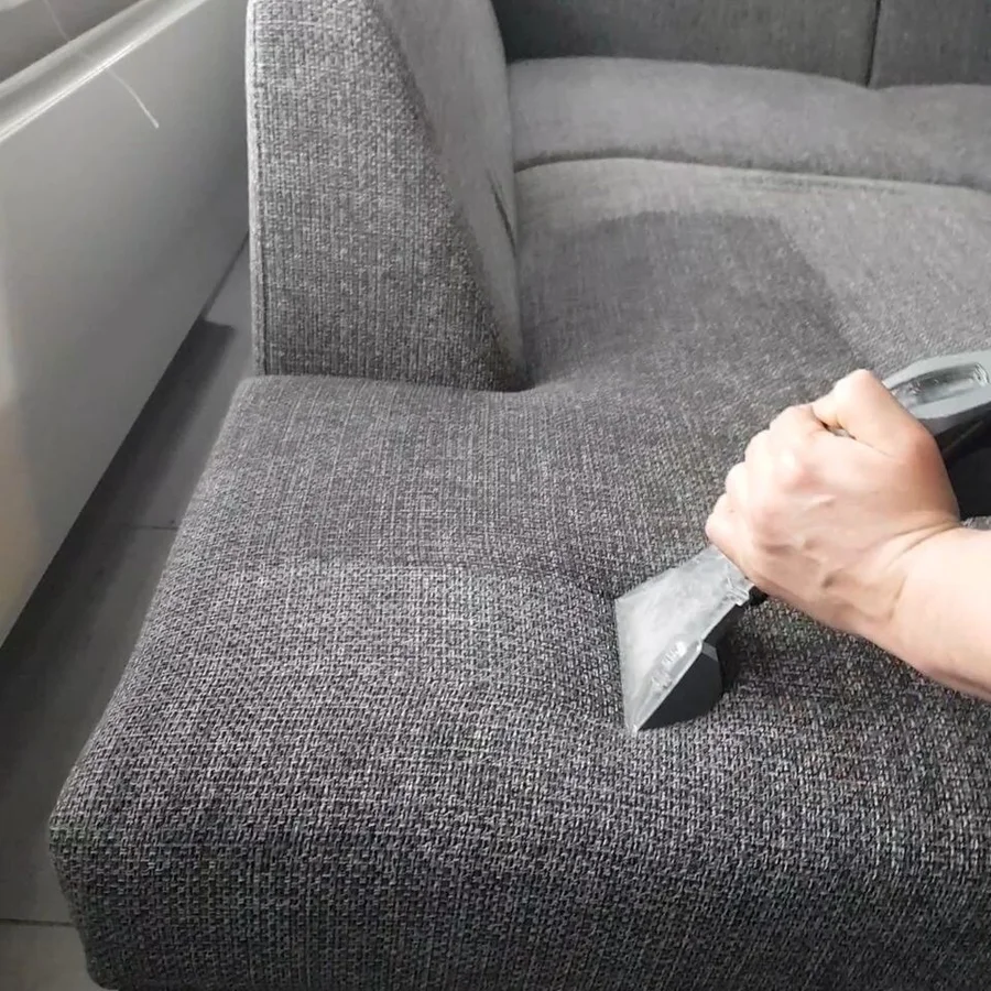 Zetel wordt professioneel gereinigd door Fabricare